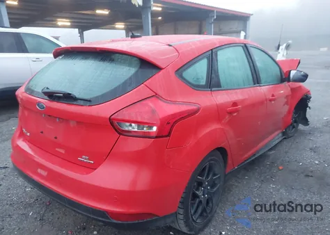 2016 Ford Focus Se z USA, uszkodzony, nr VIN 1FADP3K27GL329824
